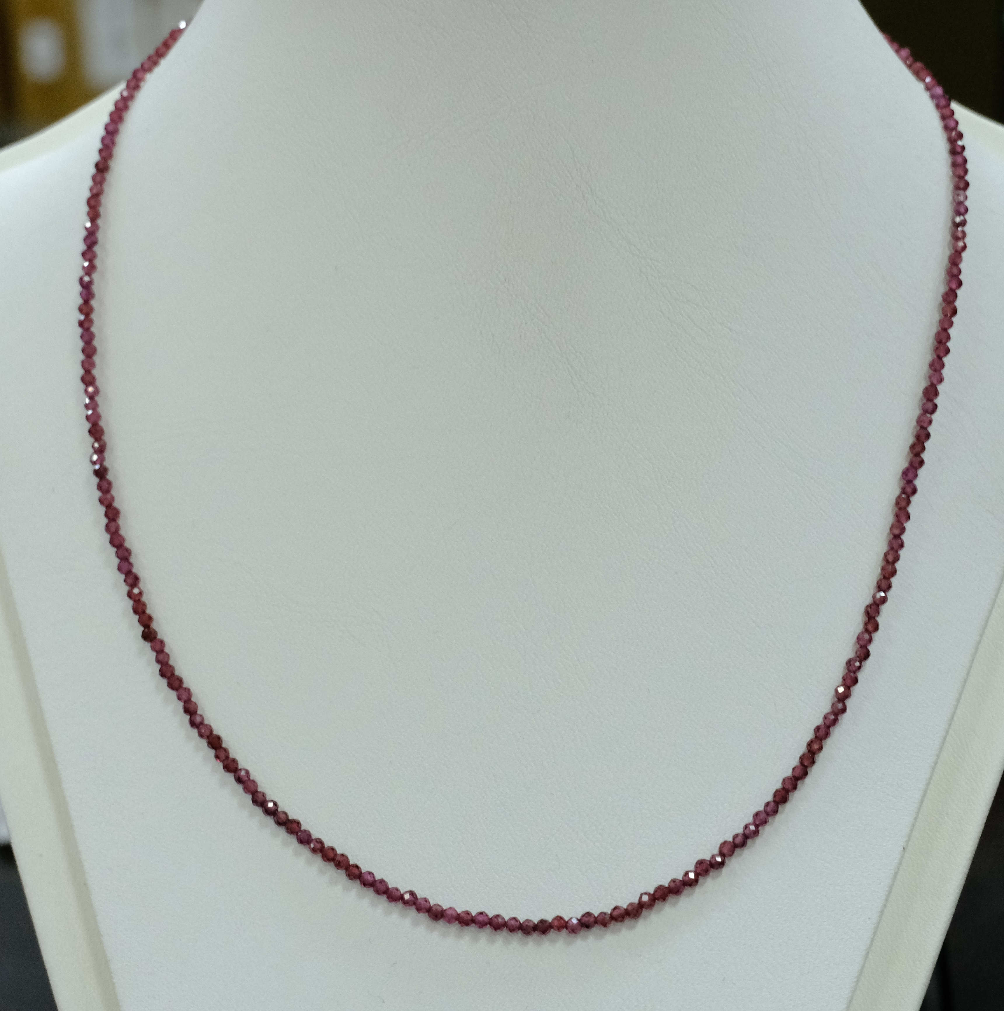 Бусы из граната